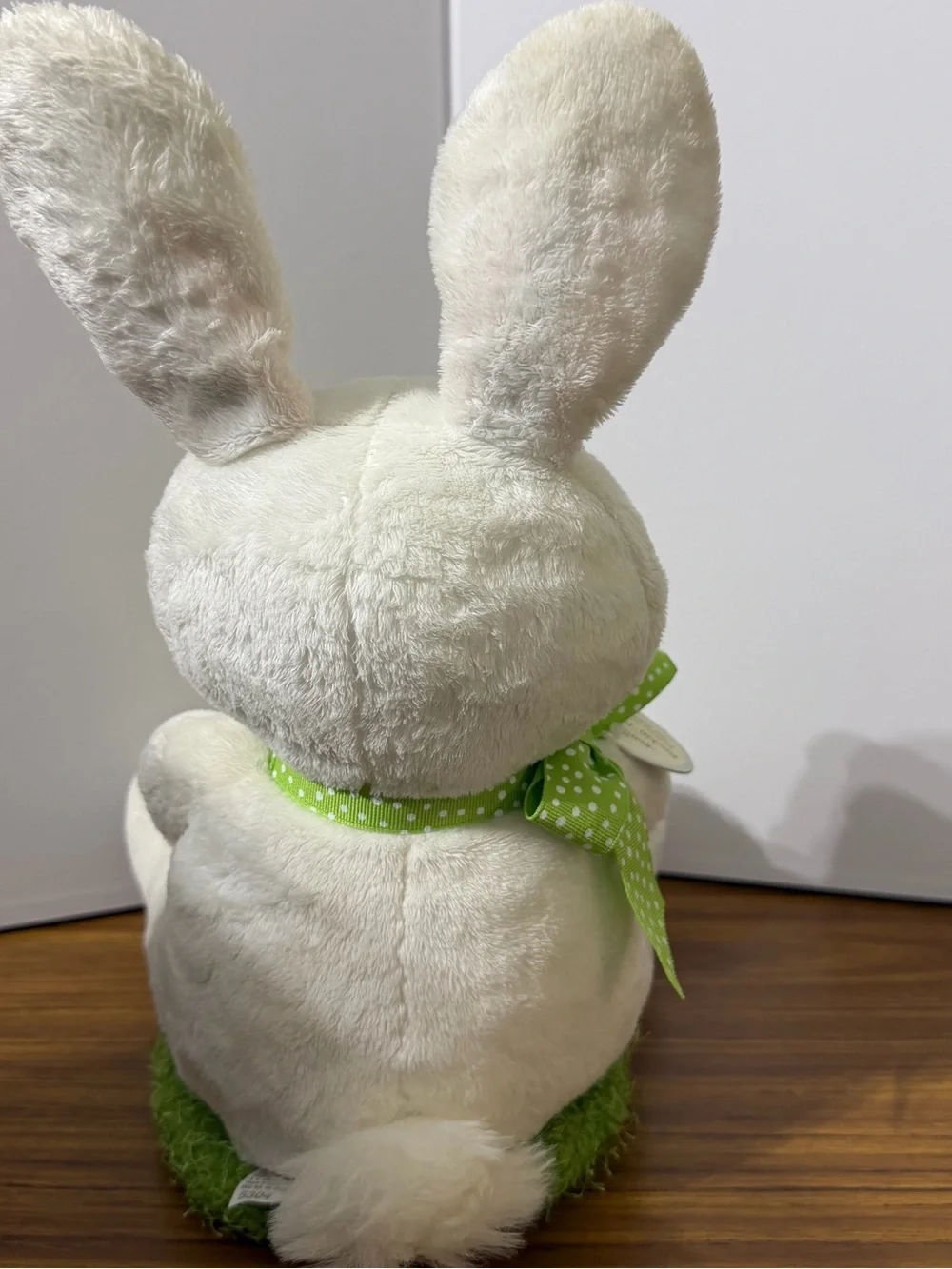 Vintage 2006 Hallmark Rockin’ Rabbit Easter Bunny Plush Musical Untested